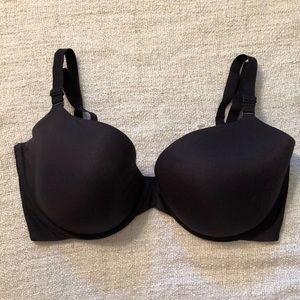 VS Lined Demi/Demi-Buste Doublé Bra in Black!